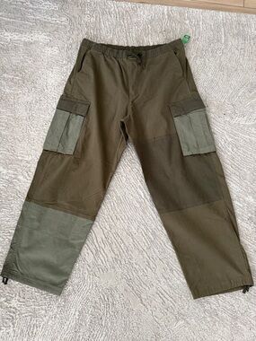 GAP Two-Tone Cargo Pants — Olive Green — XL — Like New 🫡